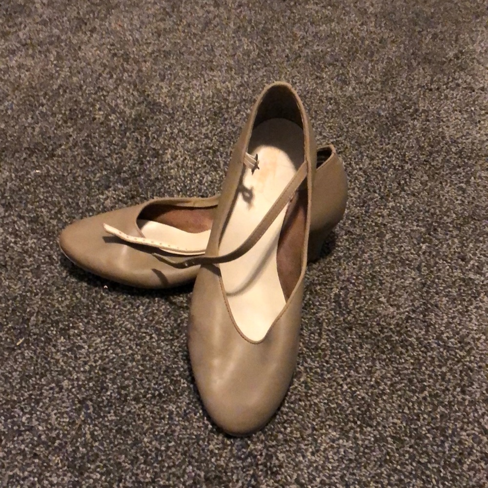 So danca character shoes